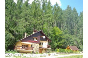 Slovensko Chata Horný Vadičov, Exteriér